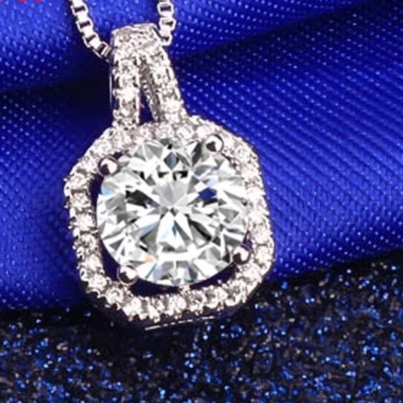 Cubic Zircon Pendant Necklace For Women - Picture 3 of 8